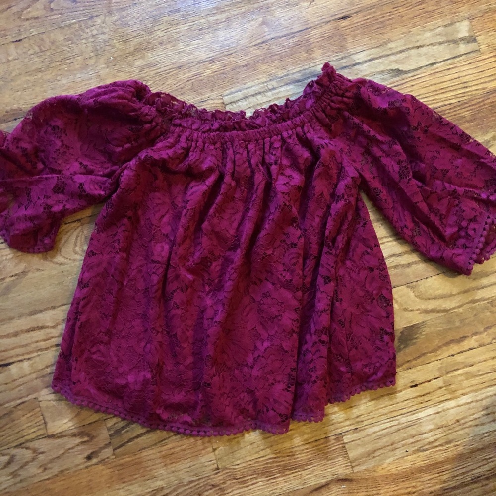 Off-the-shoulder top